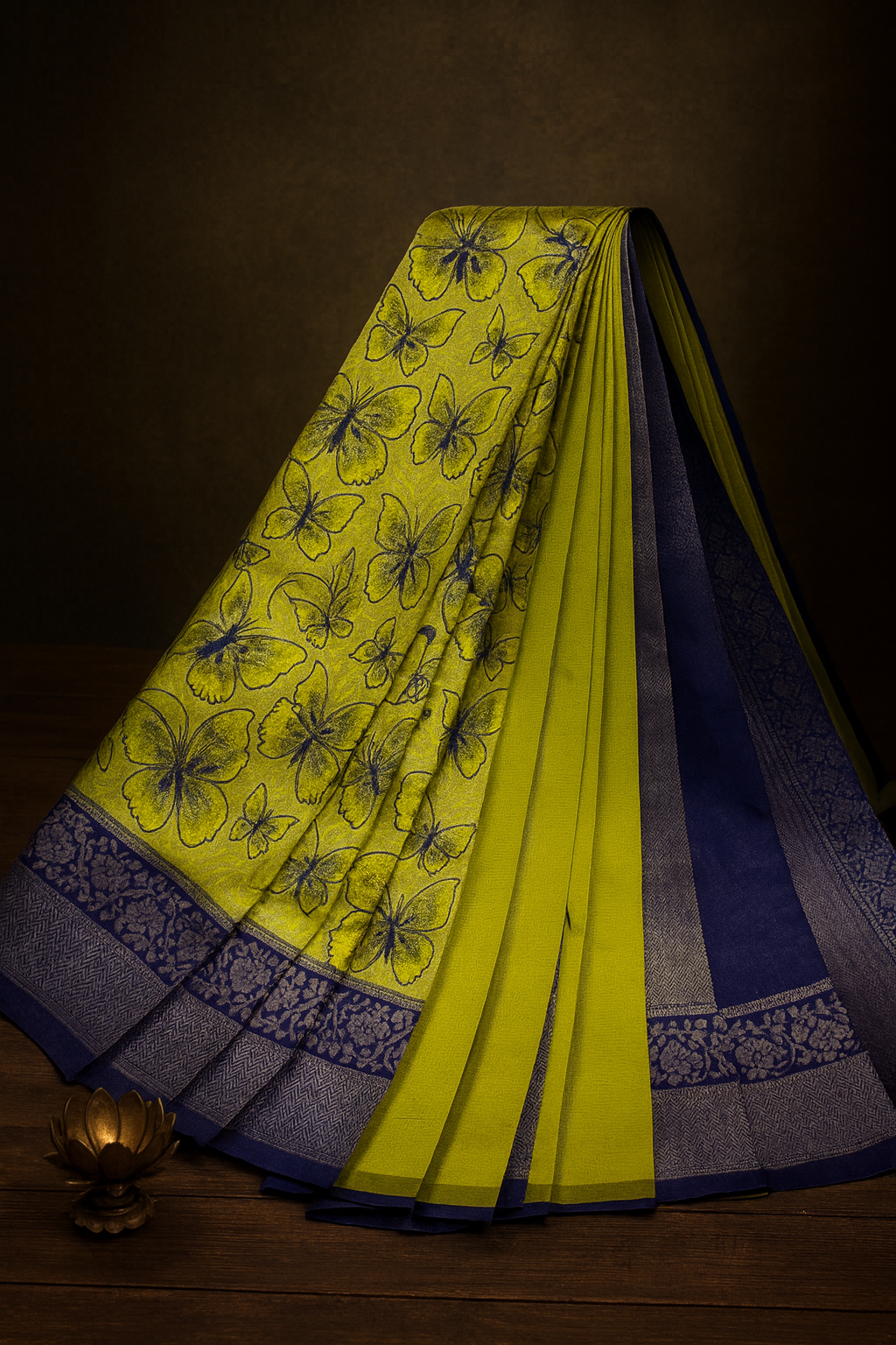 Kubera silk with silver zari